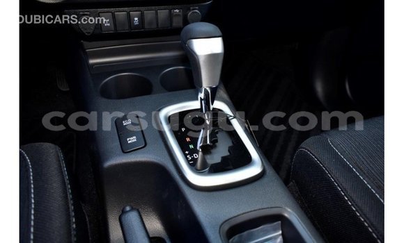 Sayi Imported Toyota Hilux White Mota in Import - Dubai a Burkina Faso Sayi Imported Toyota Hilux White Mota in Import - Dubai a Burkina Faso