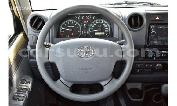 Buy Import Toyota Land Cruiser Beige Car in Import - Dubai in Burkina Faso Buy Import Toyota Land Cruiser Beige Car in Import - Dubai in Burkina Faso