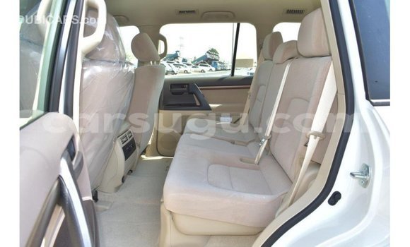 Buy Import Toyota Land Cruiser White Car in Import - Dubai in Burkina Faso Buy Import Toyota Land Cruiser White Car in Import - Dubai in Burkina Faso