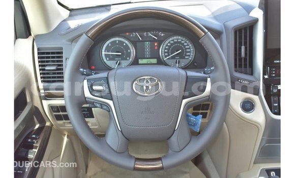Buy Import Toyota Land Cruiser White Car in Import - Dubai in Burkina Faso Buy Import Toyota Land Cruiser White Car in Import - Dubai in Burkina Faso