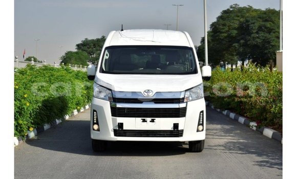 Sayi Imported Toyota Hiace White Mota in Import - Dubai a Burkina Faso Sayi Imported Toyota Hiace White Mota in Import - Dubai a Burkina Faso