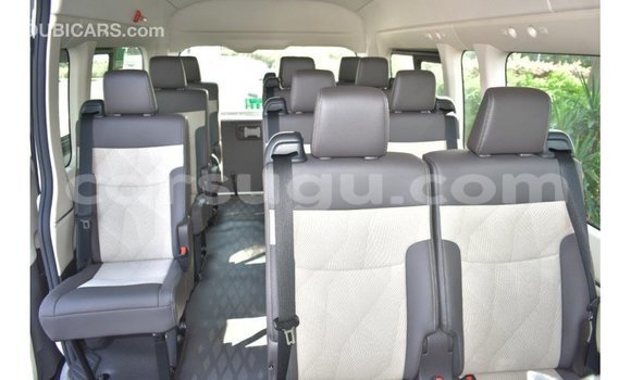 Sayi Imported Toyota Hiace White Mota in Import - Dubai a Burkina Faso Sayi Imported Toyota Hiace White Mota in Import - Dubai a Burkina Faso