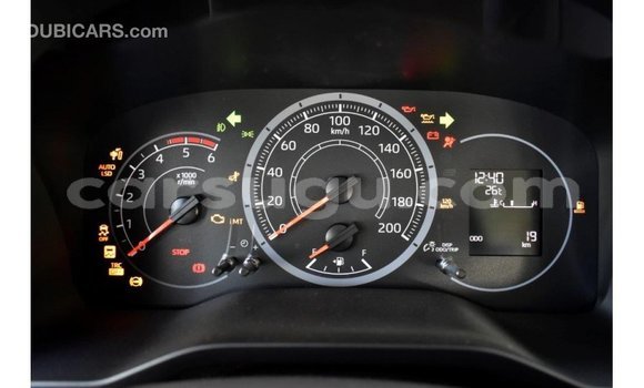 Sayi Imported Toyota Hiace White Mota in Import - Dubai a Burkina Faso Sayi Imported Toyota Hiace White Mota in Import - Dubai a Burkina Faso