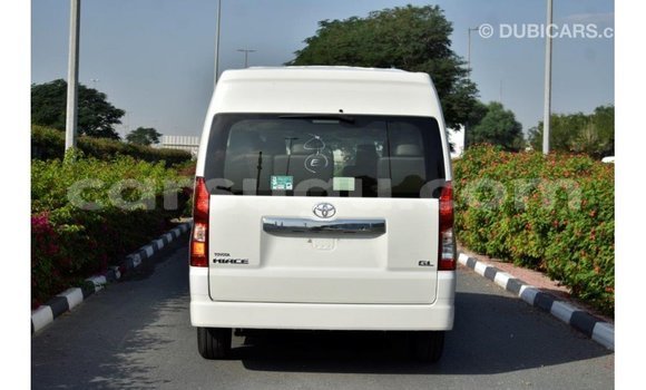 Sayi Imported Toyota Hiace White Mota in Import - Dubai a Burkina Faso Sayi Imported Toyota Hiace White Mota in Import - Dubai a Burkina Faso