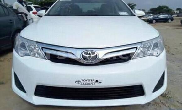 Acheter Occasion Voiture Toyota Camry Blanc à Ouagadougou, Burkina-Faso Acheter Occasion Voiture Toyota Camry Blanc à Ouagadougou, Burkina-Faso