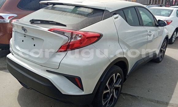 Acheter Occasion Voiture Toyota C-HR Autre à Ouagadougou, Burkina-Faso Acheter Occasion Voiture Toyota C-HR Autre à Ouagadougou, Burkina-Faso