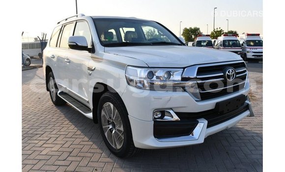 Buy Import Toyota Land Cruiser White Car in Import - Dubai in Burkina Faso Buy Import Toyota Land Cruiser White Car in Import - Dubai in Burkina Faso