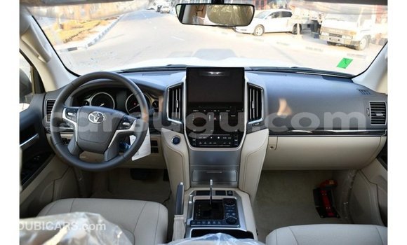 Buy Import Toyota Land Cruiser White Car in Import - Dubai in Burkina Faso Buy Import Toyota Land Cruiser White Car in Import - Dubai in Burkina Faso