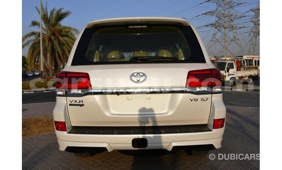 Buy Import Toyota Land Cruiser White Car in Import - Dubai in Burkina Faso Buy Import Toyota Land Cruiser White Car in Import - Dubai in Burkina Faso