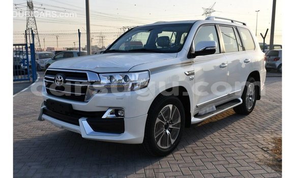 Buy Import Toyota Land Cruiser White Car in Import - Dubai in Burkina Faso Buy Import Toyota Land Cruiser White Car in Import - Dubai in Burkina Faso