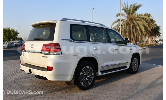 Buy Import Toyota Land Cruiser White Car in Import - Dubai in Burkina Faso Buy Import Toyota Land Cruiser White Car in Import - Dubai in Burkina Faso