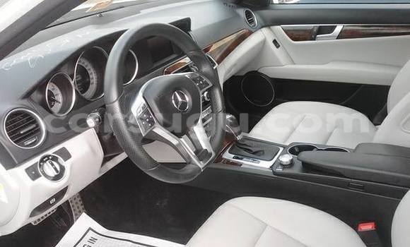 Acheter Occasion Voiture Mercedes-Benz C–Class Blanc à Ouagadougou, Burkina-Faso Acheter Occasion Voiture Mercedes-Benz C–Class Blanc à Ouagadougou, Burkina-Faso