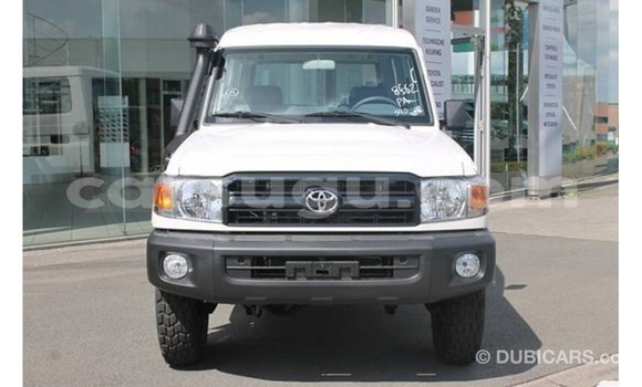 Sayi Imported Toyota Land Cruiser White Mota in Import - Dubai a Burkina Faso Sayi Imported Toyota Land Cruiser White Mota in Import - Dubai a Burkina Faso