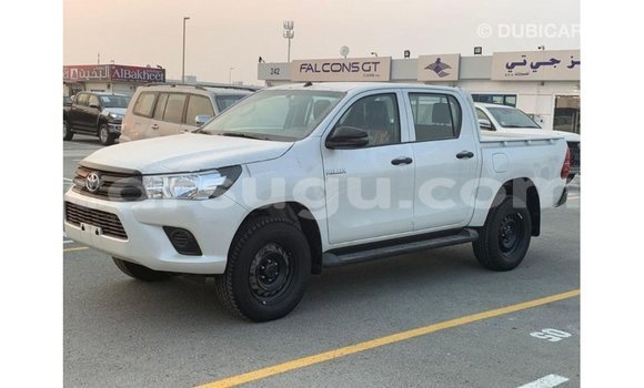 Sayi Imported Toyota Hilux White Mota in Import - Dubai a Burkina Faso Sayi Imported Toyota Hilux White Mota in Import - Dubai a Burkina Faso