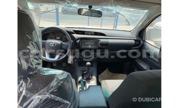 Sayi Imported Toyota Hilux White Mota in Import - Dubai a Burkina Faso Sayi Imported Toyota Hilux White Mota in Import - Dubai a Burkina Faso