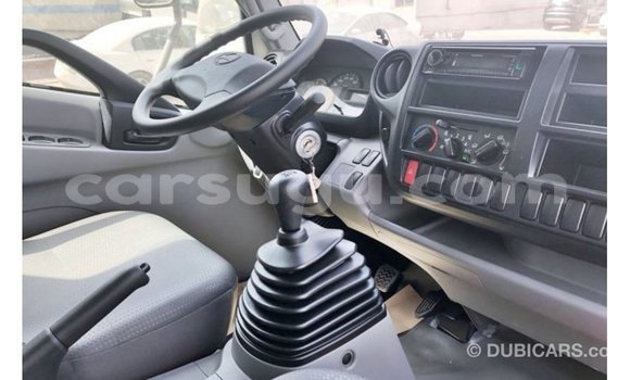 Sayi Imported Hino 300 Series White Babbar mota in Import - Dubai a Burkina Faso Sayi Imported Hino 300 Series White Babbar mota in Import - Dubai a Burkina Faso