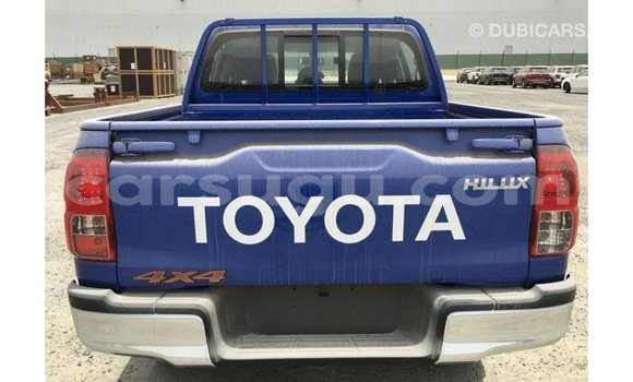 Sayi Imported Toyota Hilux Blue Mota in Import - Dubai a Burkina Faso Sayi Imported Toyota Hilux Blue Mota in Import - Dubai a Burkina Faso