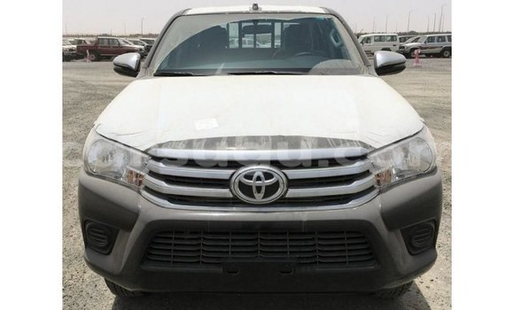 Sayi Imported Toyota Hilux Black Mota in Import - Dubai a Burkina Faso Sayi Imported Toyota Hilux Black Mota in Import - Dubai a Burkina Faso