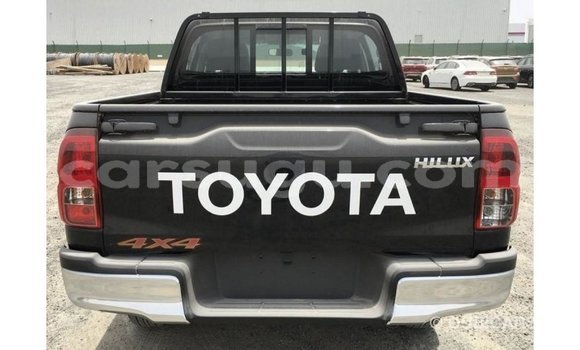 Sayi Imported Toyota Hilux Black Mota in Import - Dubai a Burkina Faso Sayi Imported Toyota Hilux Black Mota in Import - Dubai a Burkina Faso