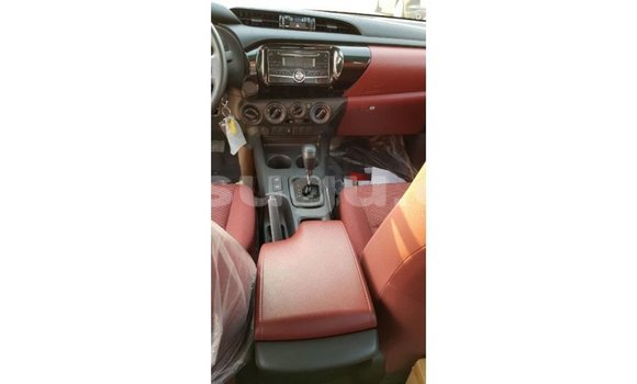 Sayi Imported Toyota Hilux Black Mota in Import - Dubai a Burkina Faso Sayi Imported Toyota Hilux Black Mota in Import - Dubai a Burkina Faso