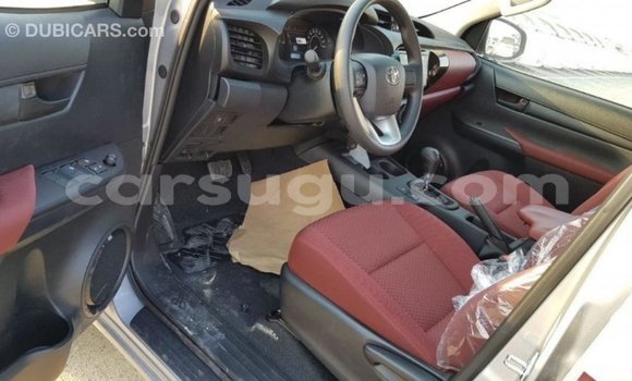 Sayi Imported Toyota Hilux Black Mota in Import - Dubai a Burkina Faso Sayi Imported Toyota Hilux Black Mota in Import - Dubai a Burkina Faso