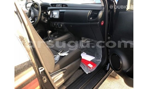 Sayi Imported Toyota Hilux Black Mota in Import - Dubai a Burkina Faso Sayi Imported Toyota Hilux Black Mota in Import - Dubai a Burkina Faso