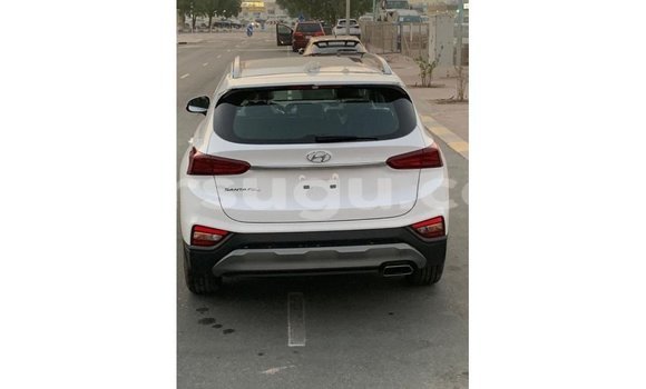 Sayi Imported Hyundai Santa Fe White Mota in Import - Dubai a Burkina Faso Sayi Imported Hyundai Santa Fe White Mota in Import - Dubai a Burkina Faso