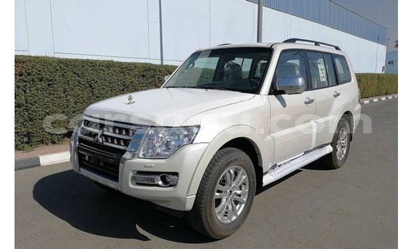 Sayi Imported Mitsubishi Pajero White Mota in Import - Dubai a Burkina Faso Sayi Imported Mitsubishi Pajero White Mota in Import - Dubai a Burkina Faso