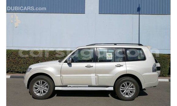 Sayi Imported Mitsubishi Pajero White Mota in Import - Dubai a Burkina Faso Sayi Imported Mitsubishi Pajero White Mota in Import - Dubai a Burkina Faso
