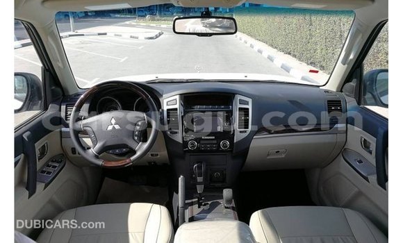 Sayi Imported Mitsubishi Pajero White Mota in Import - Dubai a Burkina Faso Sayi Imported Mitsubishi Pajero White Mota in Import - Dubai a Burkina Faso