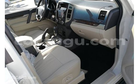 Sayi Imported Mitsubishi Pajero White Mota in Import - Dubai a Burkina Faso Sayi Imported Mitsubishi Pajero White Mota in Import - Dubai a Burkina Faso