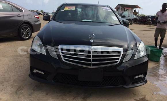 Acheter Occasion Voiture Mercedes-Benz E–Class Noir à Ouagadougou, Burkina-Faso Acheter Occasion Voiture Mercedes-Benz E–Class Noir à Ouagadougou, Burkina-Faso