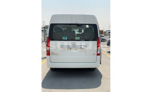 Acheter Import Voiture Toyota Hiace Blanc à Import - Dubai, Burkina-Faso Acheter Import Voiture Toyota Hiace Blanc à Import - Dubai, Burkina-Faso