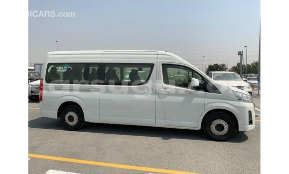 Acheter Import Voiture Toyota Hiace Blanc à Import - Dubai, Burkina-Faso Acheter Import Voiture Toyota Hiace Blanc à Import - Dubai, Burkina-Faso