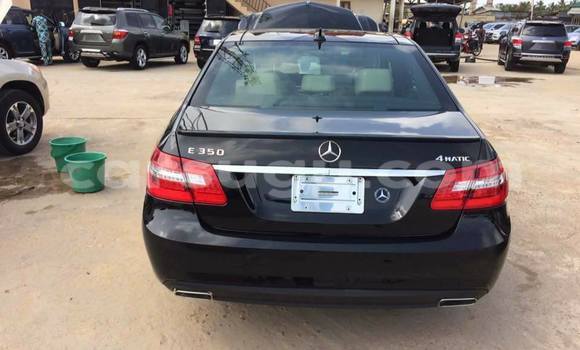 Acheter Occasion Voiture Mercedes-Benz E–Class Noir à Ouagadougou, Burkina-Faso Acheter Occasion Voiture Mercedes-Benz E–Class Noir à Ouagadougou, Burkina-Faso