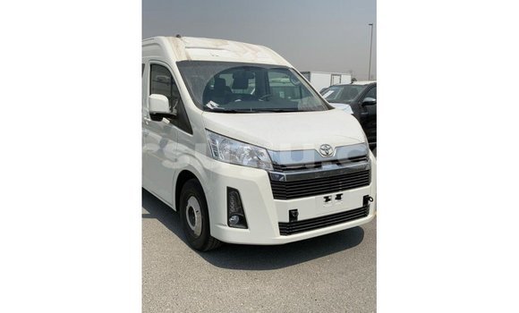 Acheter Import Voiture Toyota Hiace Blanc à Import - Dubai, Burkina-Faso Acheter Import Voiture Toyota Hiace Blanc à Import - Dubai, Burkina-Faso