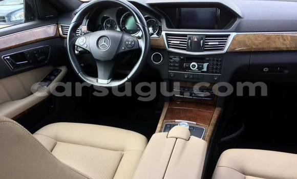 Acheter Occasion Voiture Mercedes-Benz E–Class Noir à Ouagadougou, Burkina-Faso Acheter Occasion Voiture Mercedes-Benz E–Class Noir à Ouagadougou, Burkina-Faso