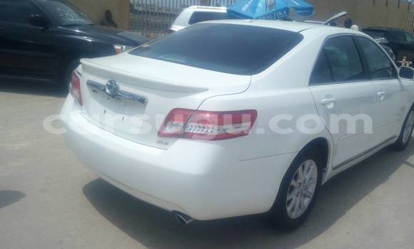Acheter Occasion Voiture Toyota Camry Blanc à Ouagadougou, Burkina-Faso Acheter Occasion Voiture Toyota Camry Blanc à Ouagadougou, Burkina-Faso