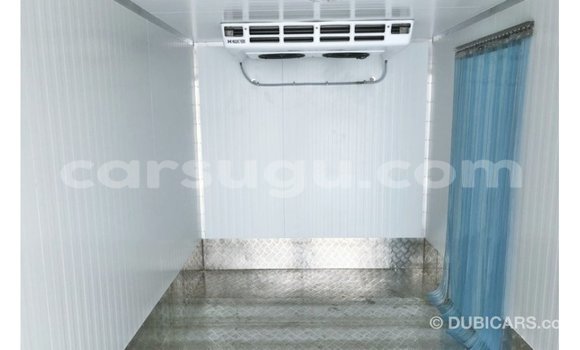 Acheter Import Utilitaire Hino 300 Series Blanc à Import - Dubai, Burkina-Faso Acheter Import Utilitaire Hino 300 Series Blanc à Import - Dubai, Burkina-Faso