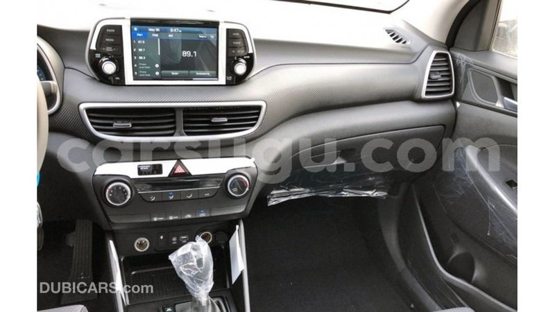 Big with watermark hyundai tucson burkina faso import dubai 5225