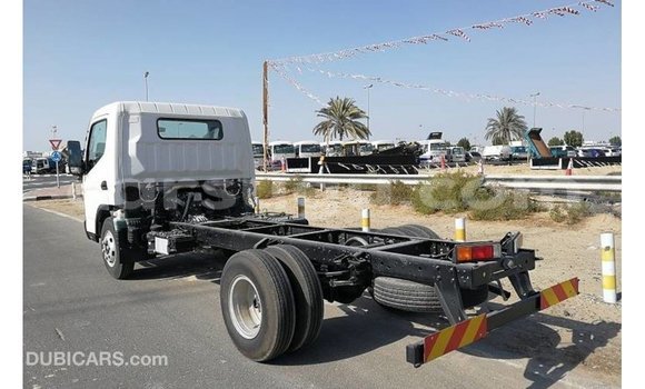 Acheter Import Voiture Mitsubishi Carisma Blanc à Import - Dubai, Burkina-Faso Acheter Import Voiture Mitsubishi Carisma Blanc à Import - Dubai, Burkina-Faso