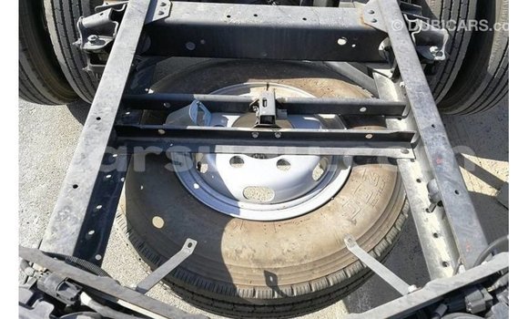 Acheter Import Voiture Mitsubishi Carisma Blanc à Import - Dubai, Burkina-Faso Acheter Import Voiture Mitsubishi Carisma Blanc à Import - Dubai, Burkina-Faso