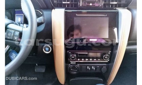 Acheter Import Voiture Toyota Fortuner Blanc à Import - Dubai, Burkina-Faso Acheter Import Voiture Toyota Fortuner Blanc à Import - Dubai, Burkina-Faso