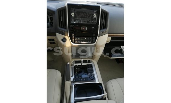 Buy Import Toyota Land Cruiser White Car in Import - Dubai in Burkina Faso Buy Import Toyota Land Cruiser White Car in Import - Dubai in Burkina Faso