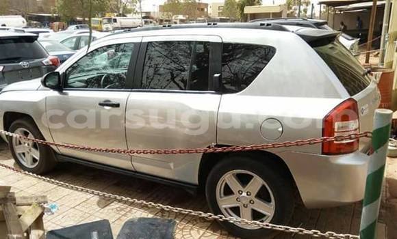 Sayi Na hannu Jeep Compass Azurfa Mota in Ouagadougou a Burkina Faso