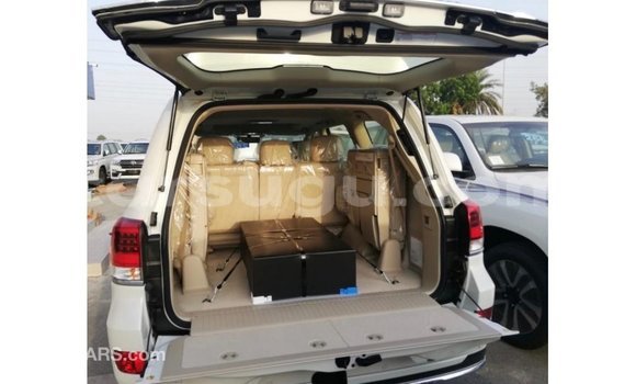 Buy Import Toyota Land Cruiser White Car in Import - Dubai in Burkina Faso Buy Import Toyota Land Cruiser White Car in Import - Dubai in Burkina Faso