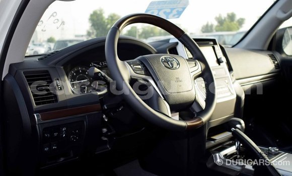 Buy Import Toyota Land Cruiser White Car in Import - Dubai in Burkina Faso Buy Import Toyota Land Cruiser White Car in Import - Dubai in Burkina Faso