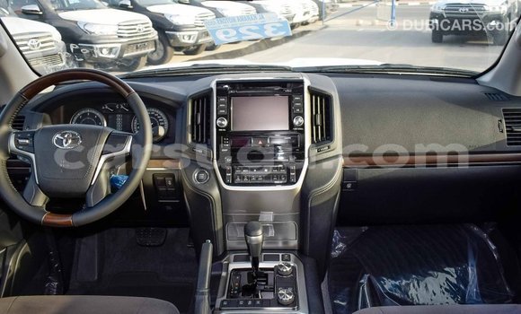 Buy Import Toyota Land Cruiser White Car in Import - Dubai in Burkina Faso Buy Import Toyota Land Cruiser White Car in Import - Dubai in Burkina Faso