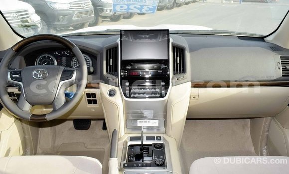 Buy Import Toyota Land Cruiser White Car in Import - Dubai in Burkina Faso Buy Import Toyota Land Cruiser White Car in Import - Dubai in Burkina Faso