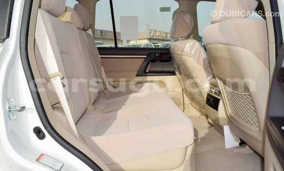Buy Import Toyota Land Cruiser White Car in Import - Dubai in Burkina Faso Buy Import Toyota Land Cruiser White Car in Import - Dubai in Burkina Faso